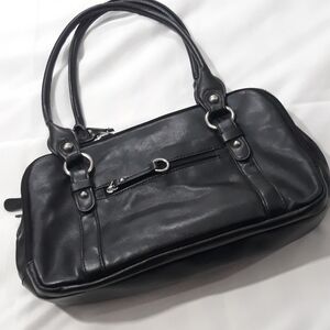 Gianni Bernine Black Shoulder Bag Organizational Multiples compartments Zippered